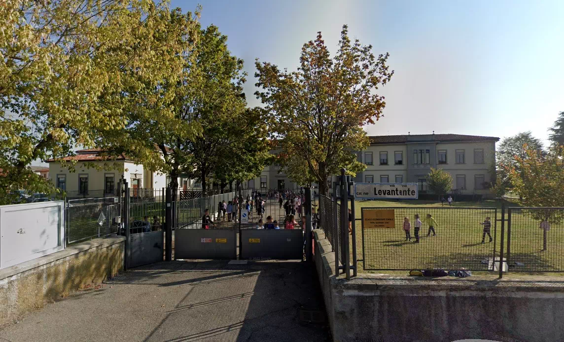 Edificio sede della scuola primaria di Calcinate